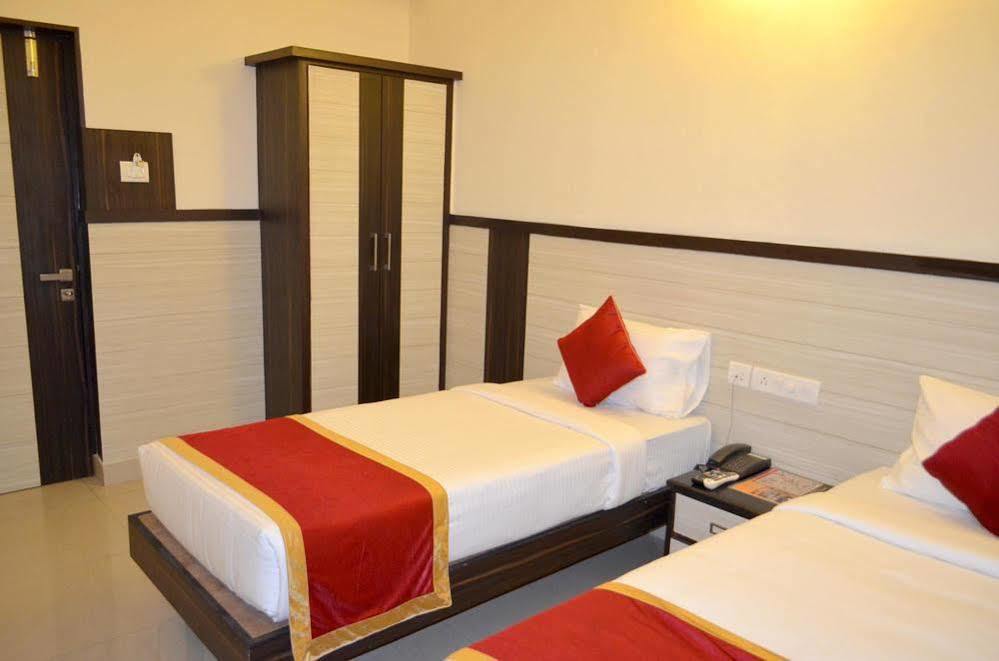 Comfort Inn Lucknow Exterior photo